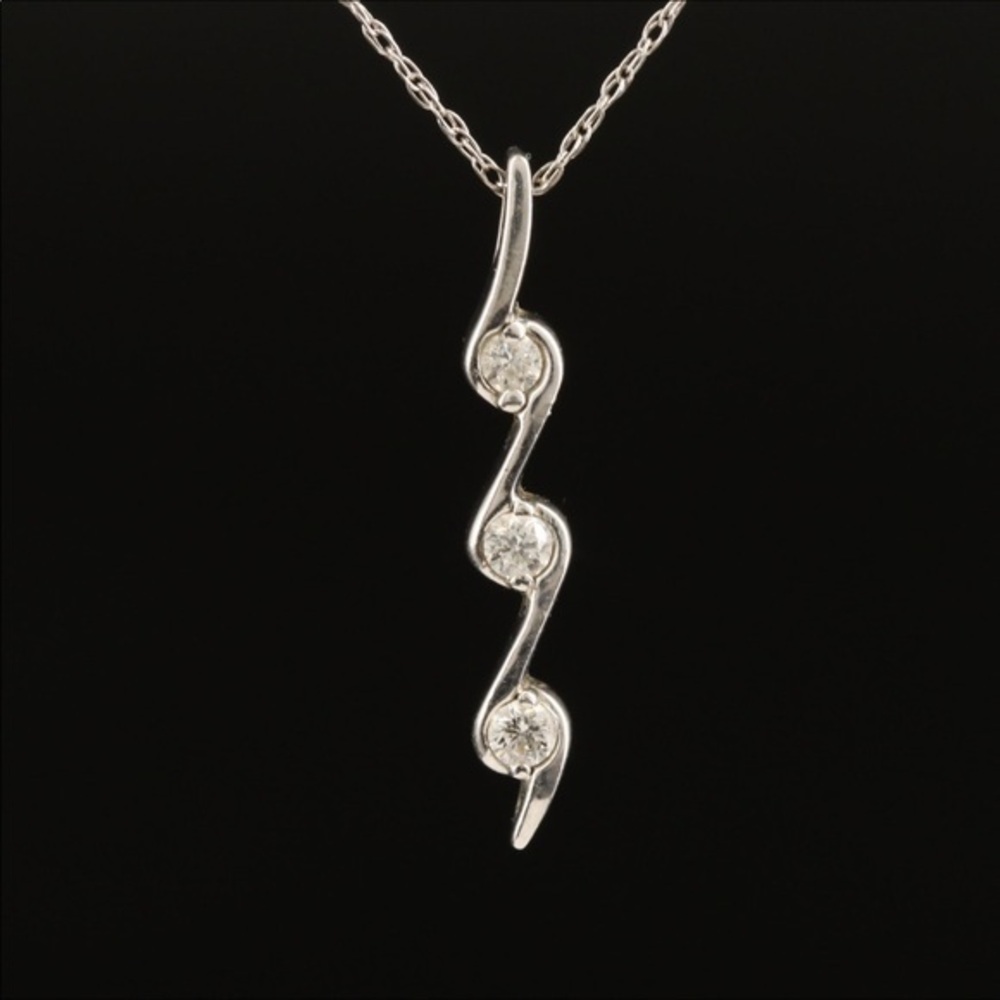 - 14k solid gold Diamond pendant necklace